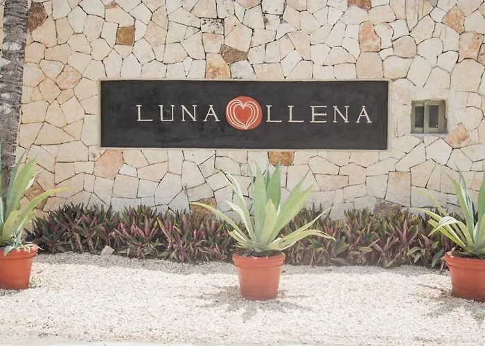 Luna Llena Hotel
